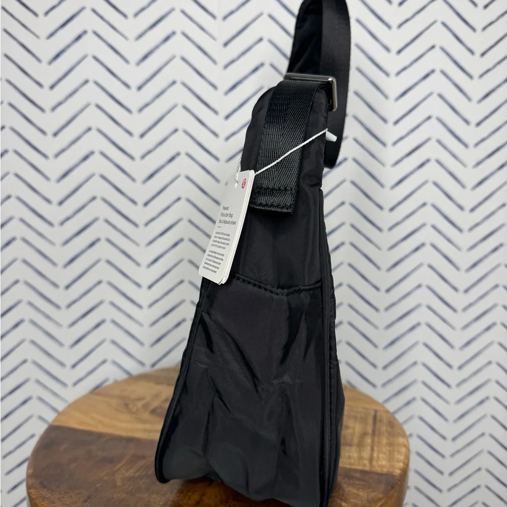 NWT Lululemon Inspired Black Shoulder bag 4L o/s - Picture 2 of 8